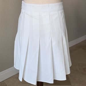 NWOT Shein white tennis skirt - trendy - sz L